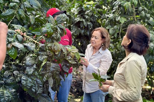 Martha and Ana Maria Albir - Finca Bethania